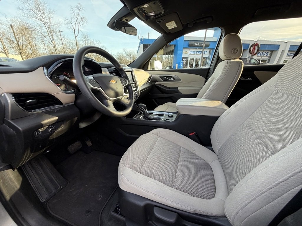 2023 Chevrolet Traverse LS