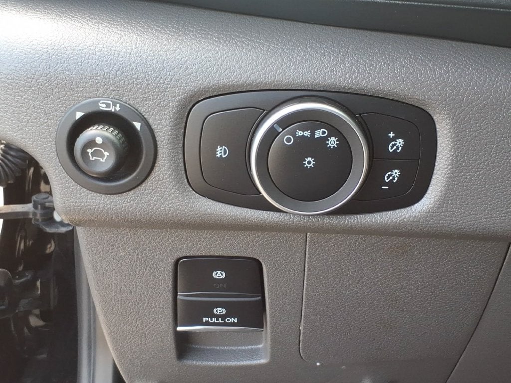 2025 Ford Transit Passenger Van XLT - Photo 17