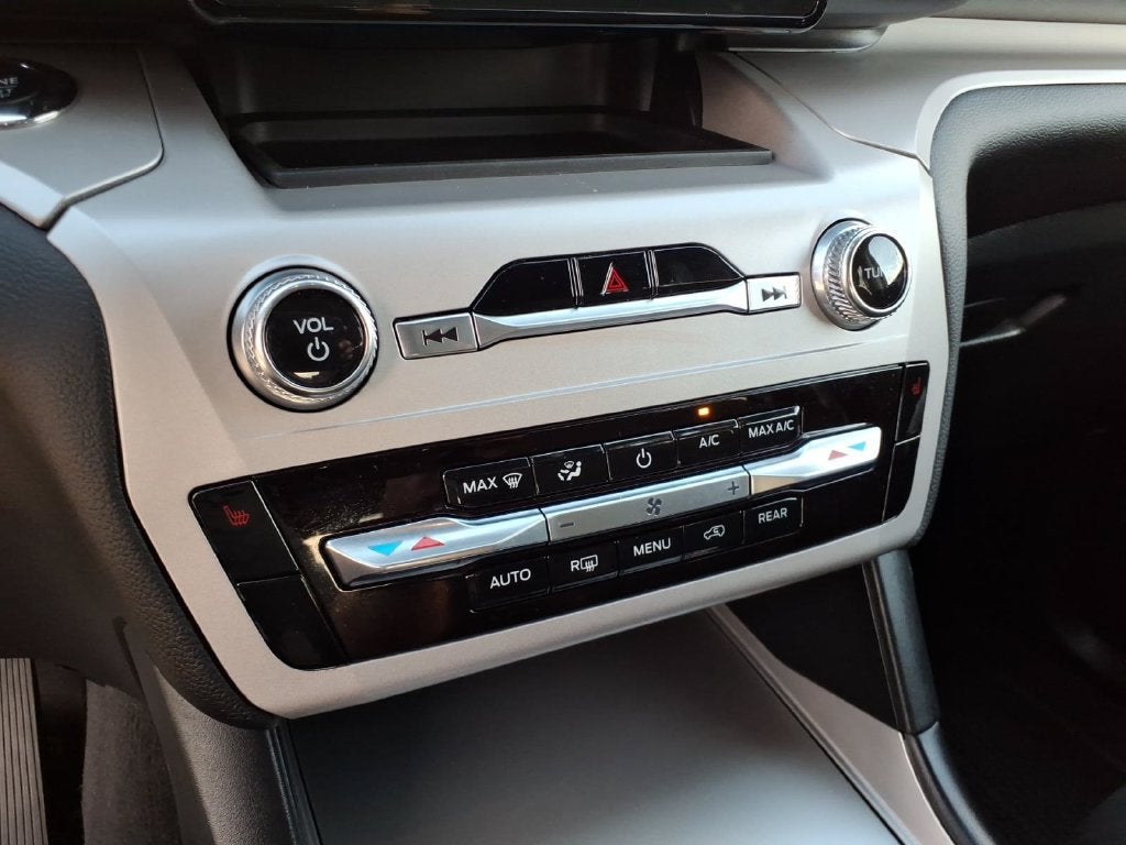 2024 Ford Explorer XLT - Photo 20