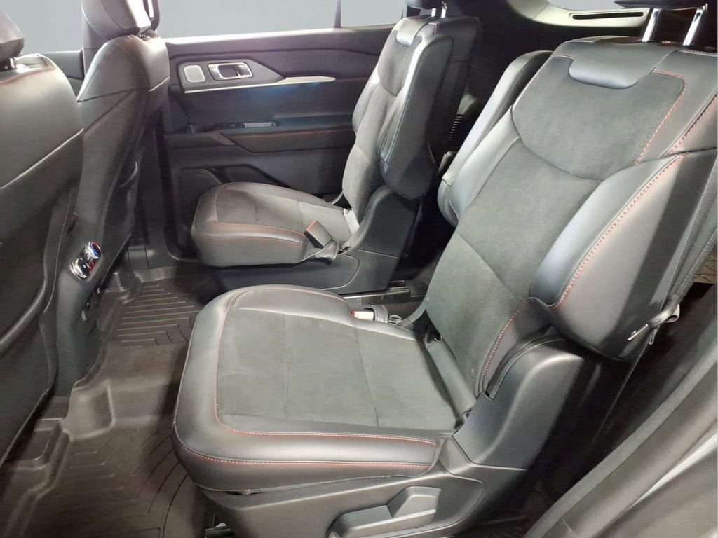 2026 Ford Explorer ST - Photo 13