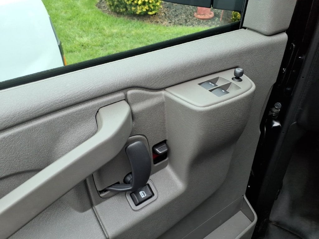 2026 GMC Savana Passenger LS