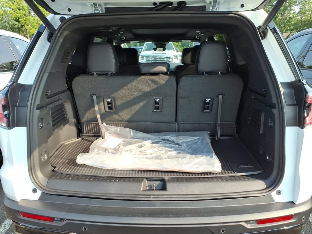 2027 GMC Acadia AT4