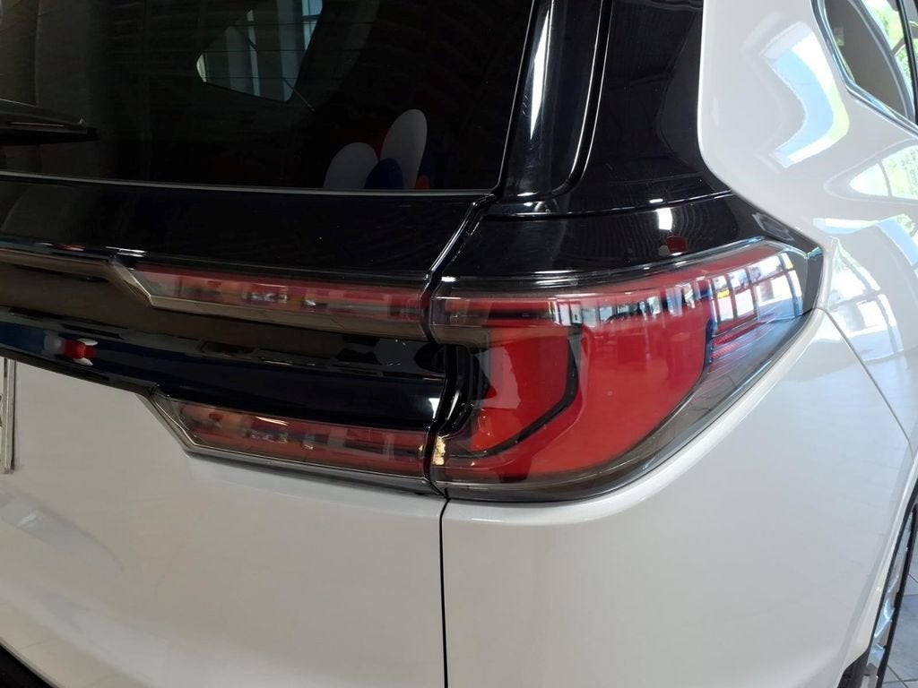 2024 GMC Acadia Denali - Photo 11