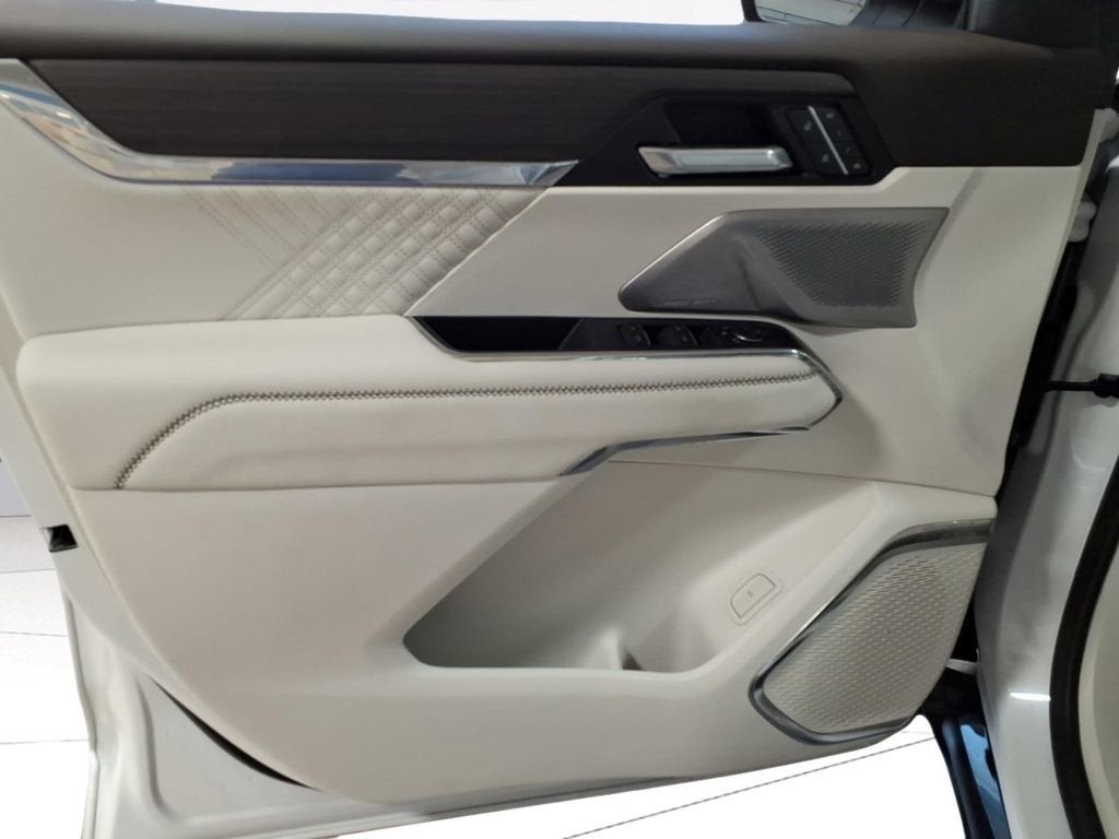 2024 GMC Acadia Denali - Photo 16