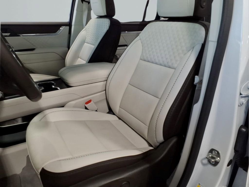 2024 GMC Acadia Denali - Photo 21