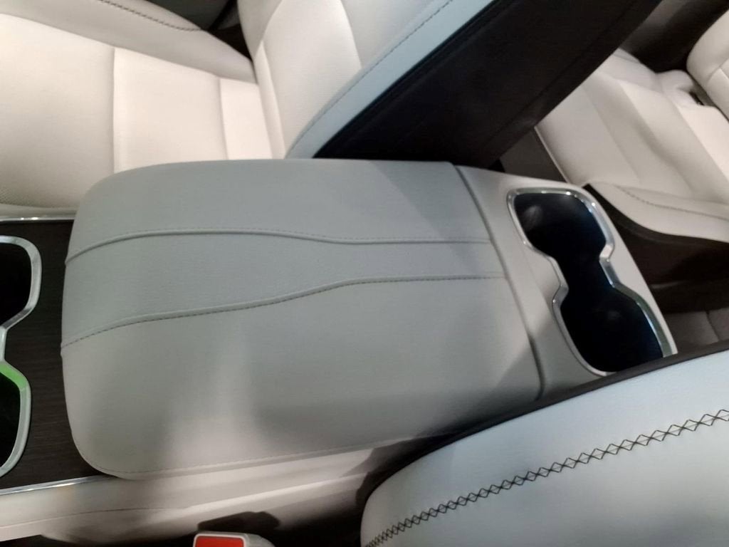 2024 GMC Acadia Denali - Photo 24