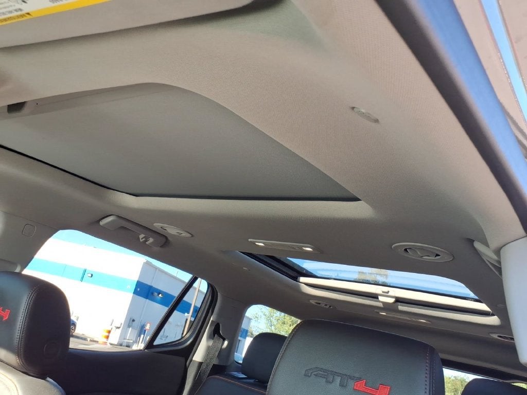 2023 GMC Acadia AT4 - Photo 18