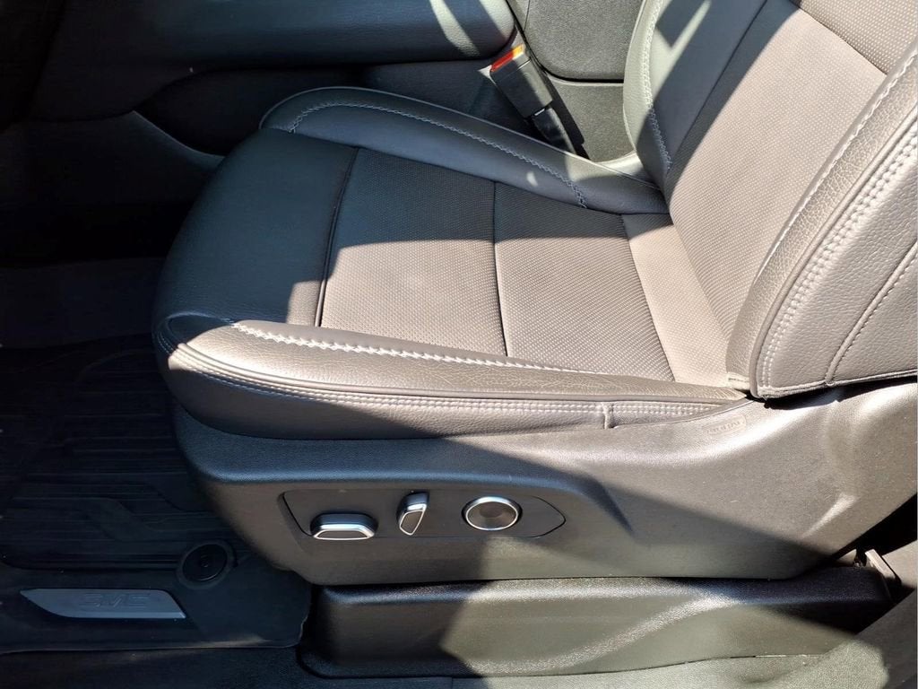 2023 GMC Yukon Denali - Photo 20