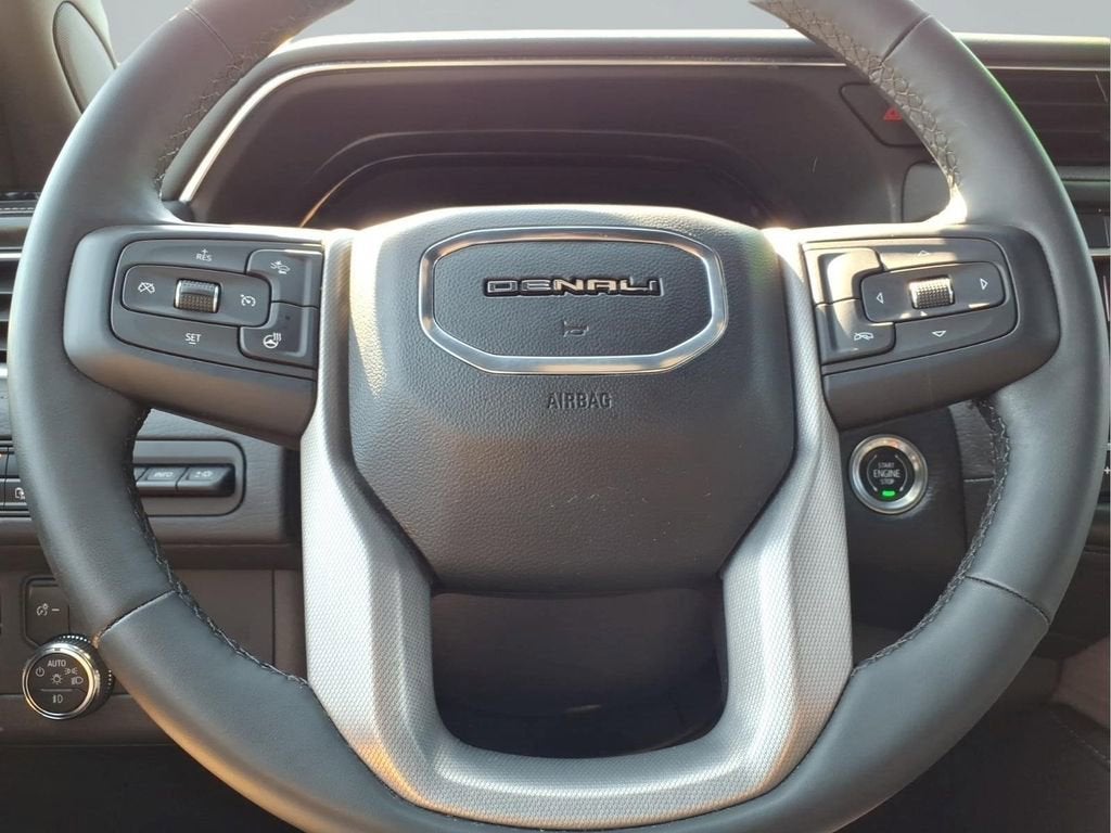 2023 GMC Yukon Denali - Photo 24