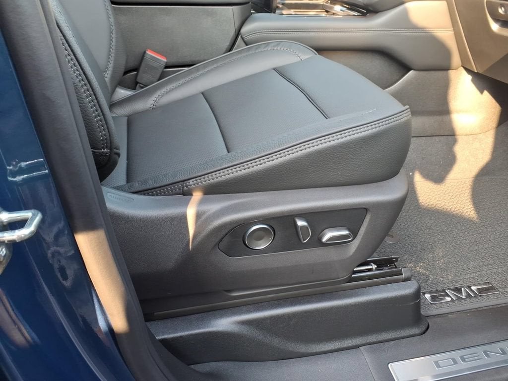 2026 GMC Yukon Denali - Photo 12