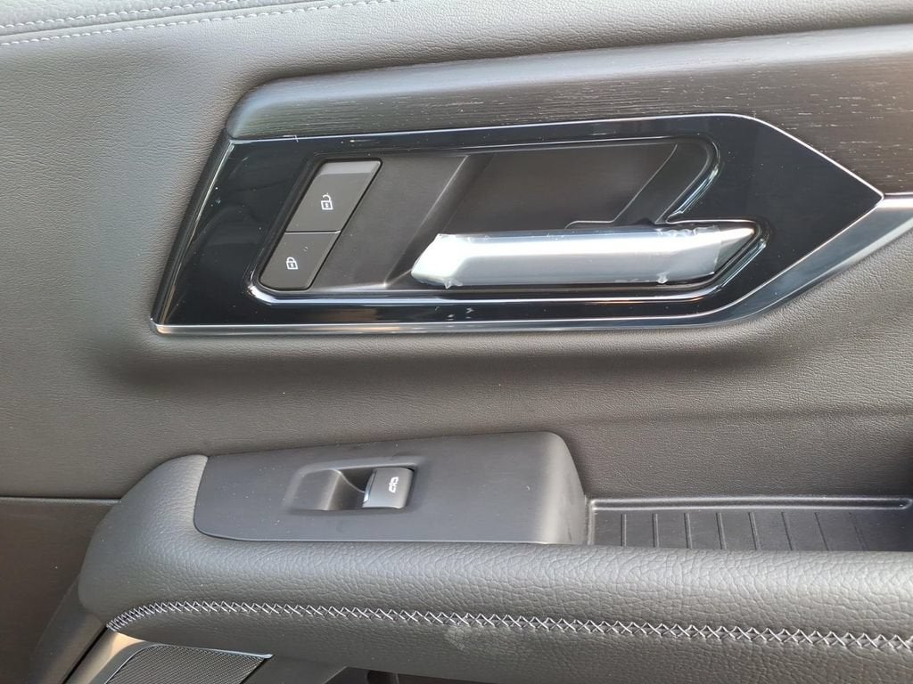 2026 GMC Yukon Denali - Photo 13