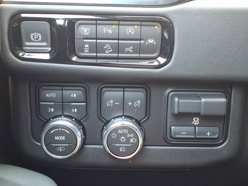 2026 GMC Yukon XL AT4 - Photo 24