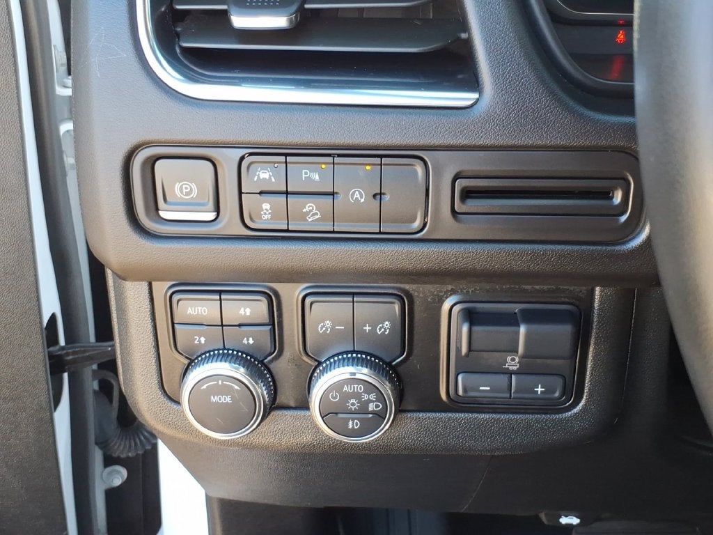 2023 GMC Yukon XL AT4 - Photo 18