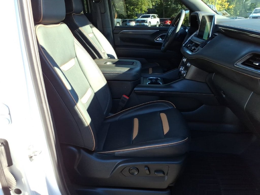 2023 GMC Yukon XL AT4 - Photo 8