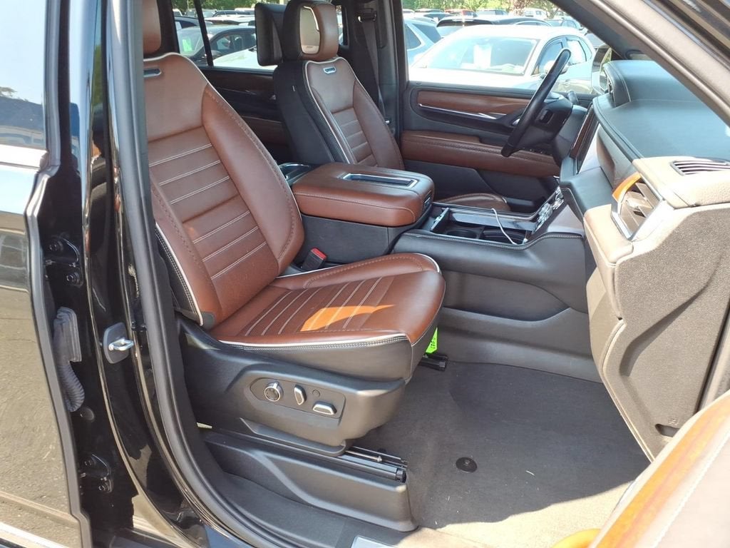 2023 GMC Yukon XL Denali Ultimate