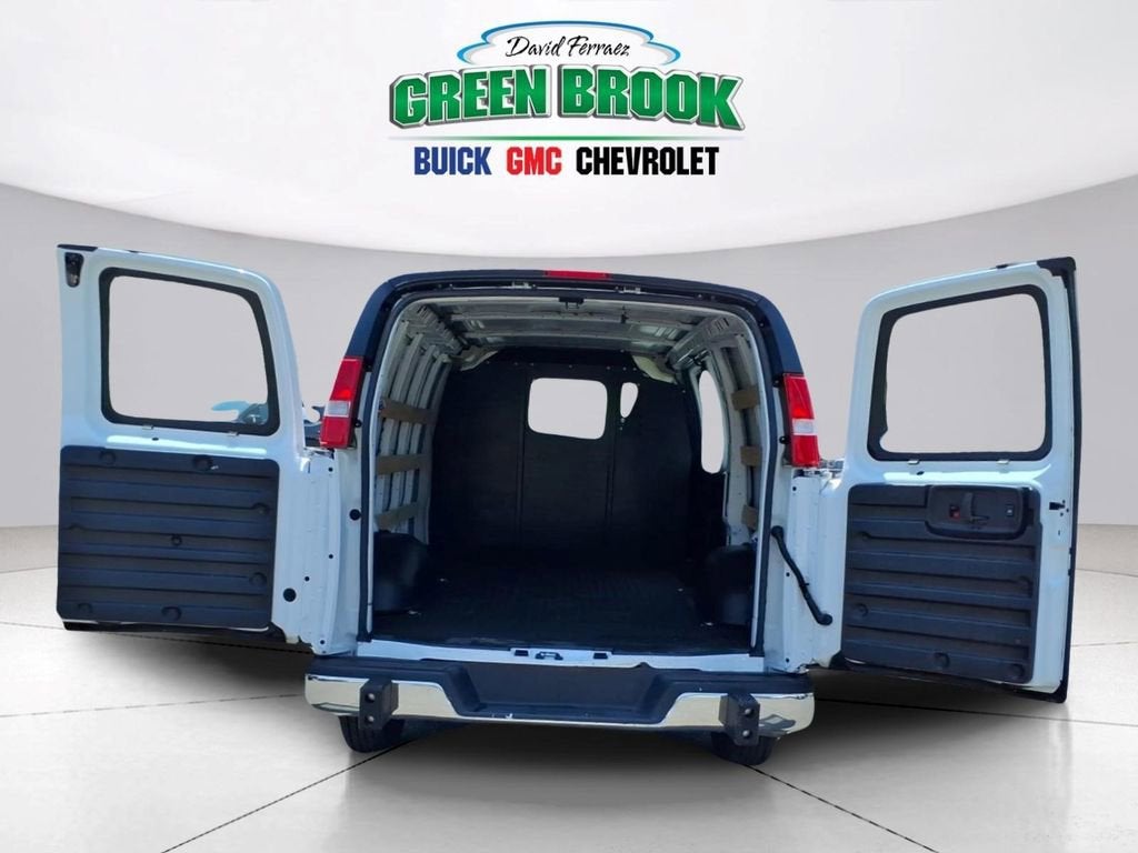 2024 GMC Savana Cargo 2500 Work Van