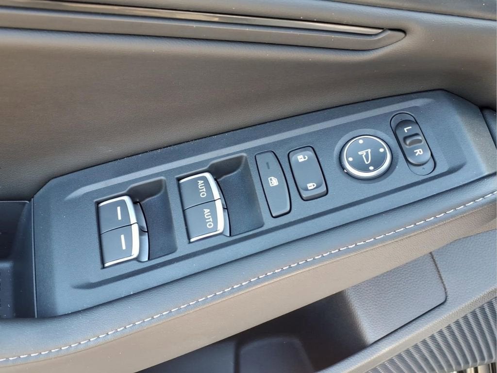 2025 Honda Accord Hybrid Sport-L - Photo 17