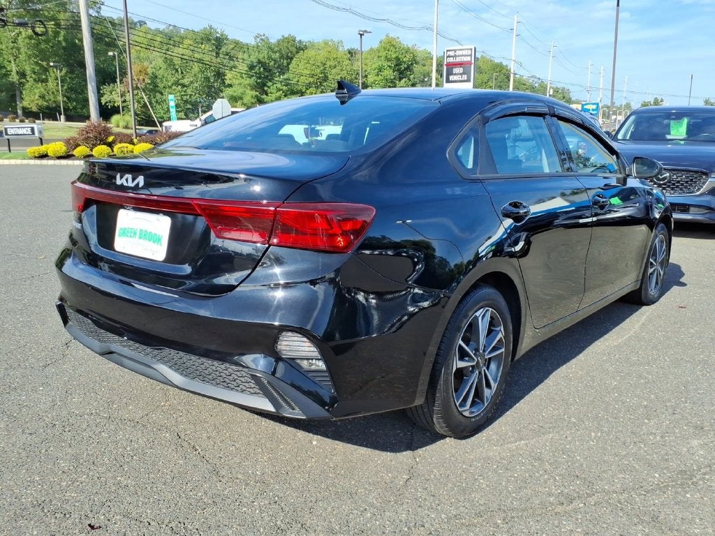 2023 Kia Forte LXS - Photo 6