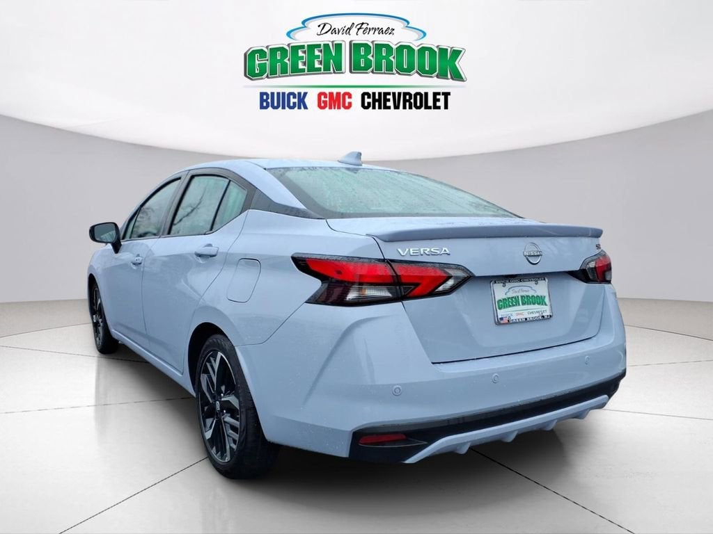 2024 Nissan Versa SR