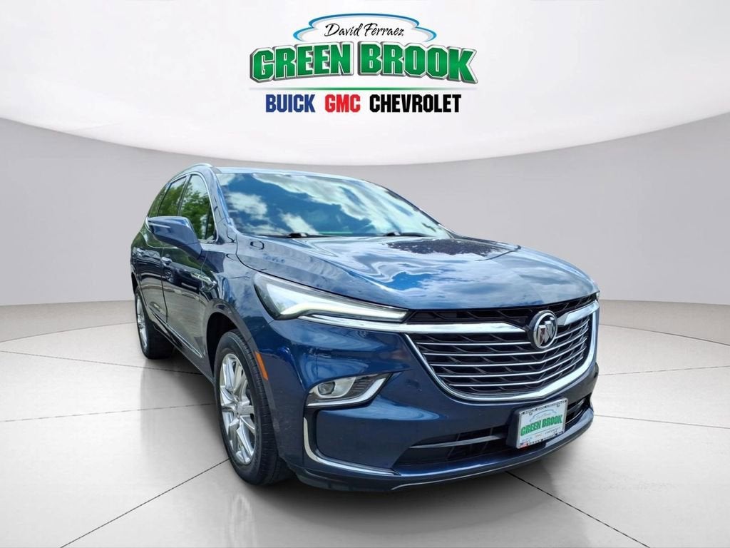 2022 Buick Enclave Essence AWD's photo