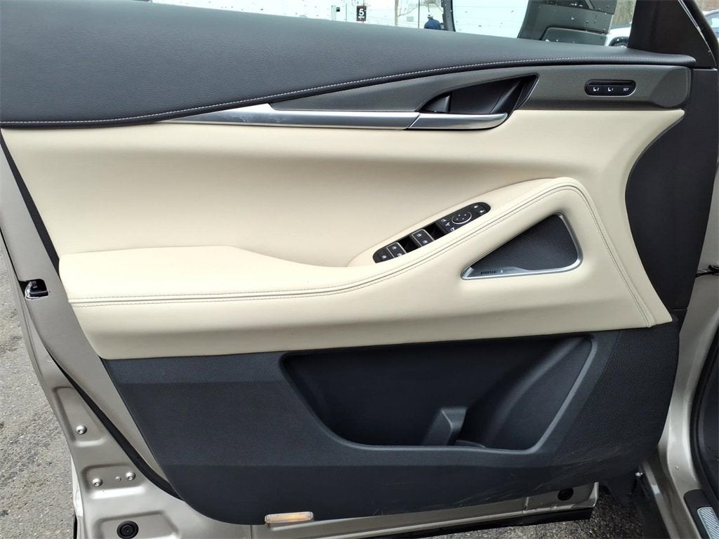 2025 INFINITI QX60 LUXE