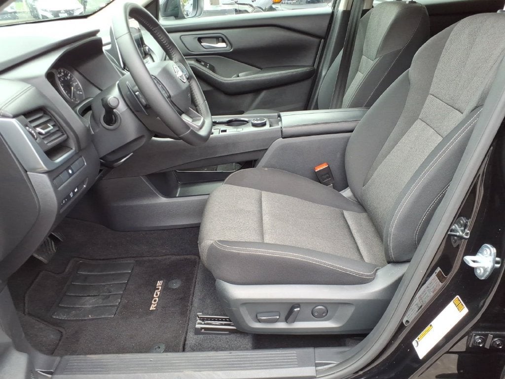 2026 Nissan Rogue SV - Photo 16