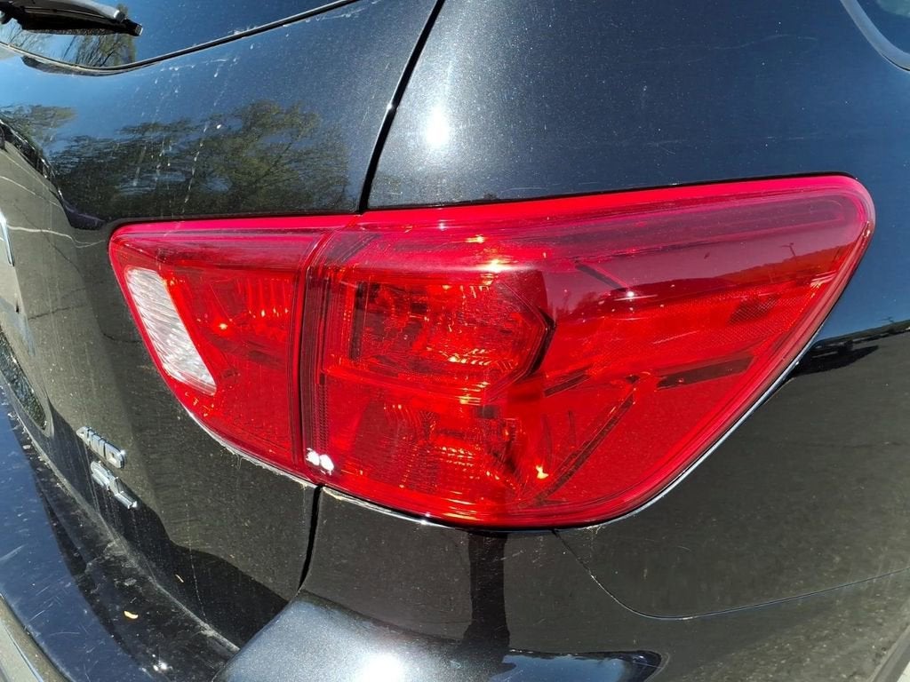 2020 Nissan Pathfinder SL