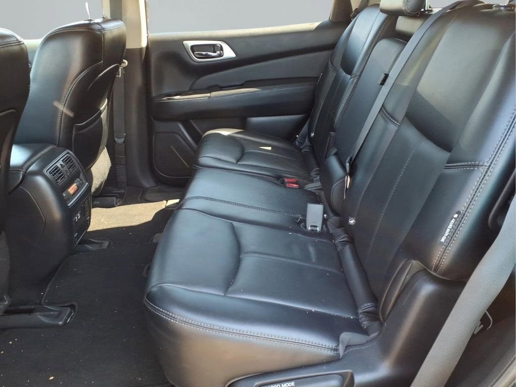 2020 Nissan Pathfinder SL