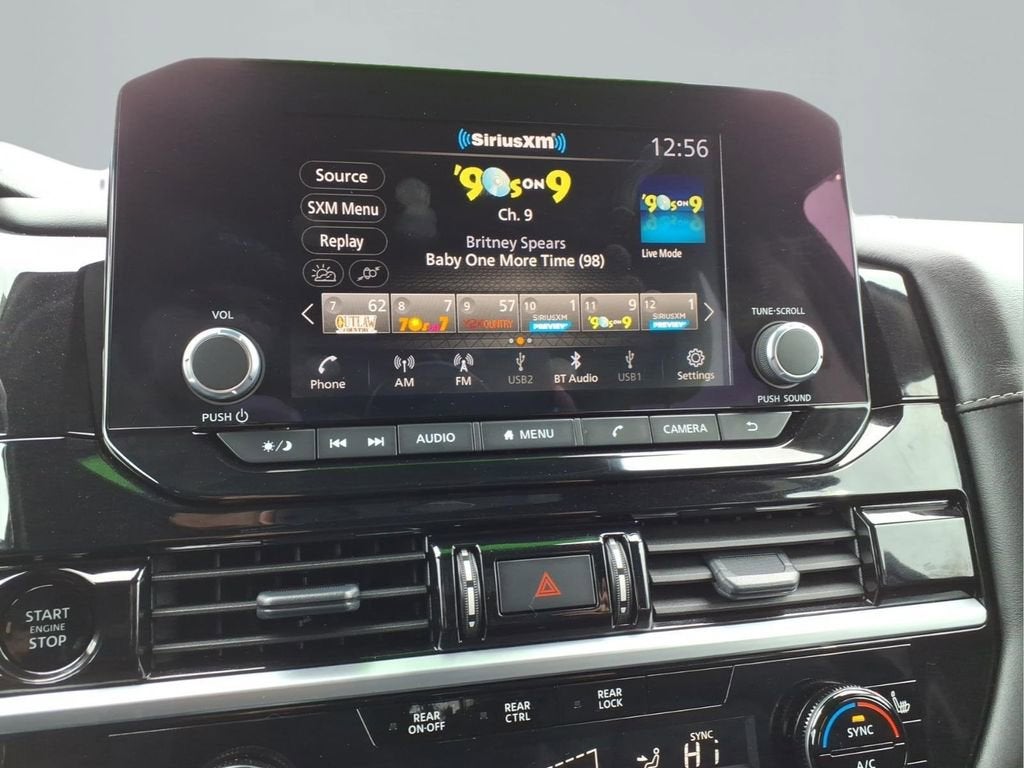 2025 Nissan Pathfinder SV