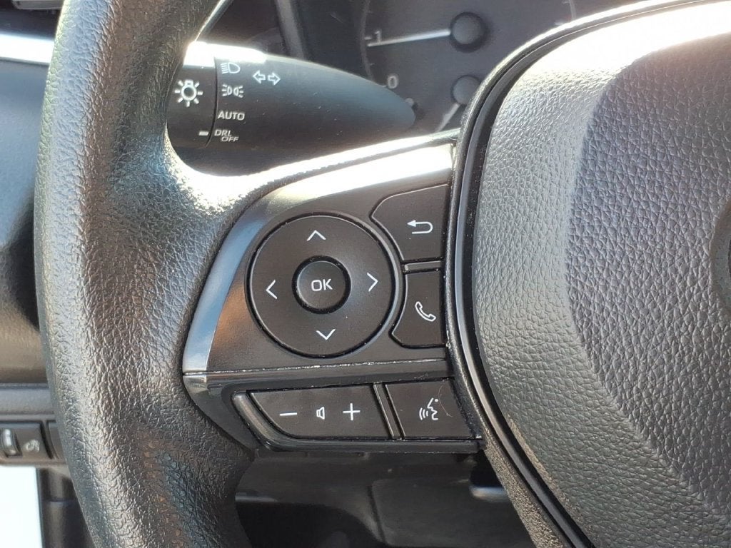 2025 Toyota Corolla LE - Photo 17