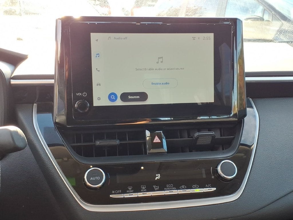 2025 Toyota Corolla LE - Photo 20