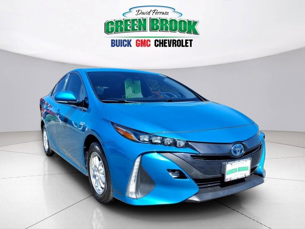 2017 Toyota Prius Prime Premium's photo