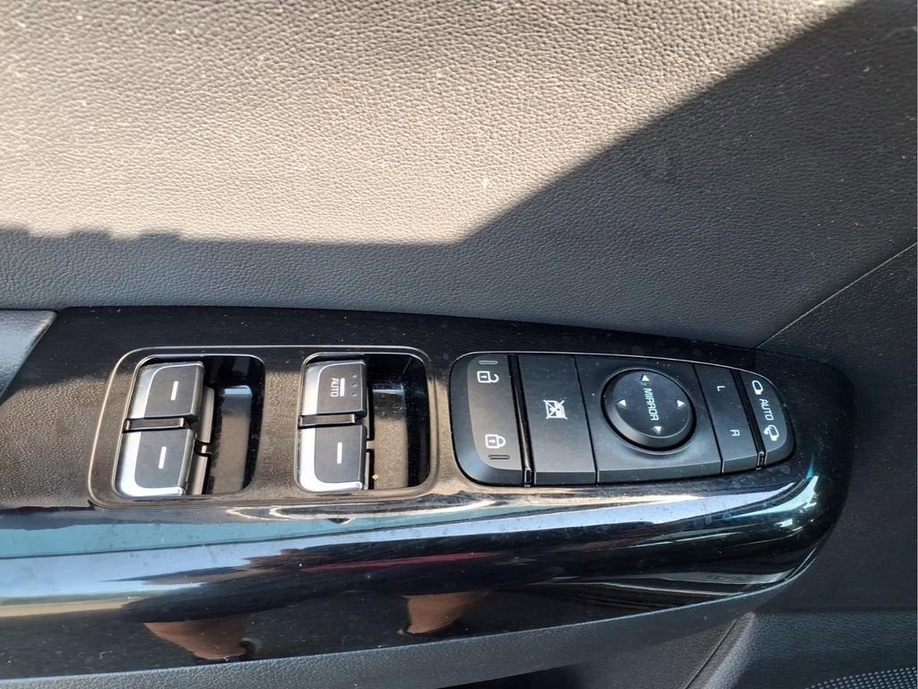 2022 Kia Sportage Nightfall - Photo 17